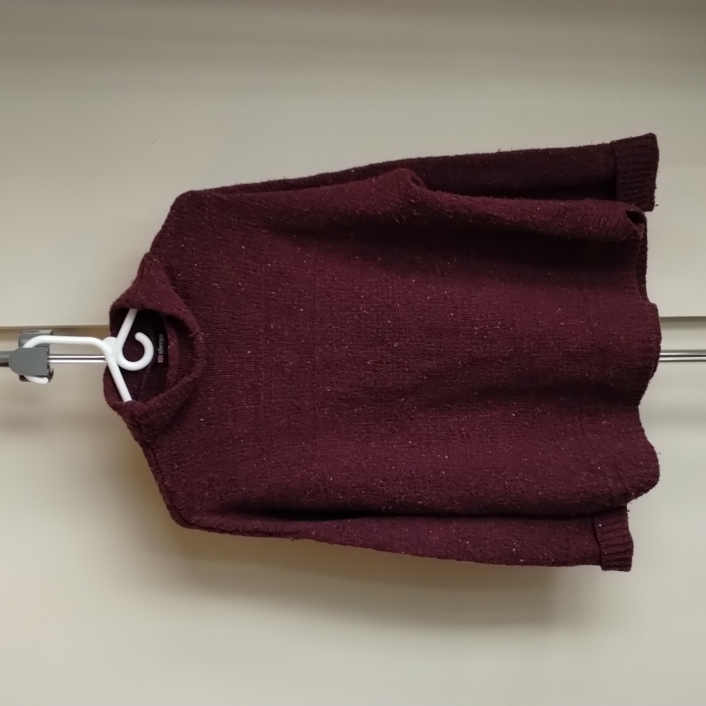 Sherpa Adventure Gear Pullover Sweater Large wine color